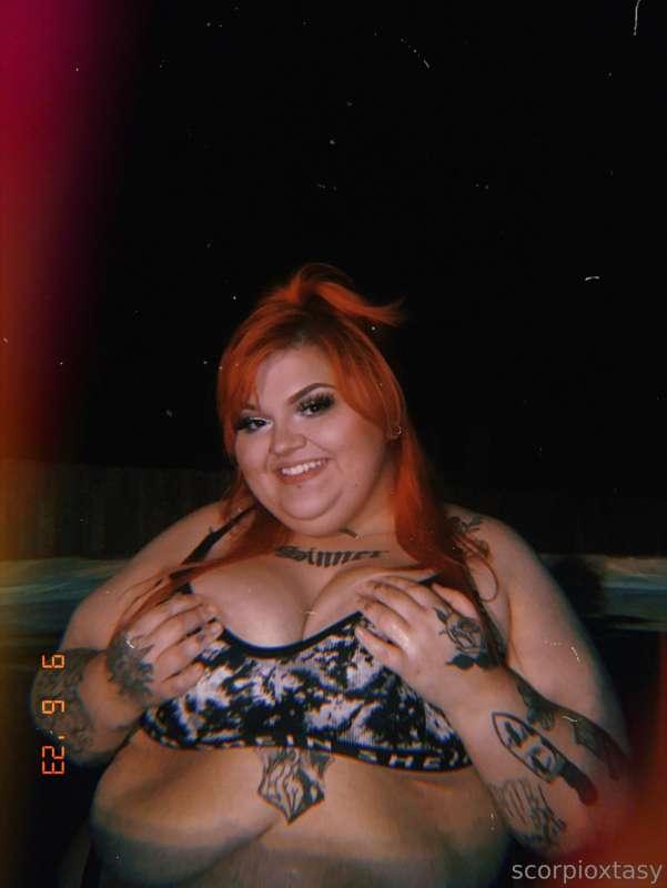 late night swims 🖤💦