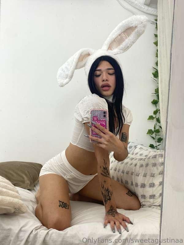 happy Easter!!🐣✨✨
Do you want chocolate egg?🍫😝