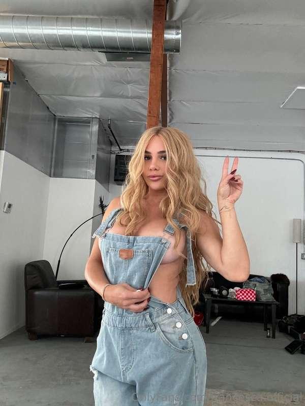 No top? No problem 🤭