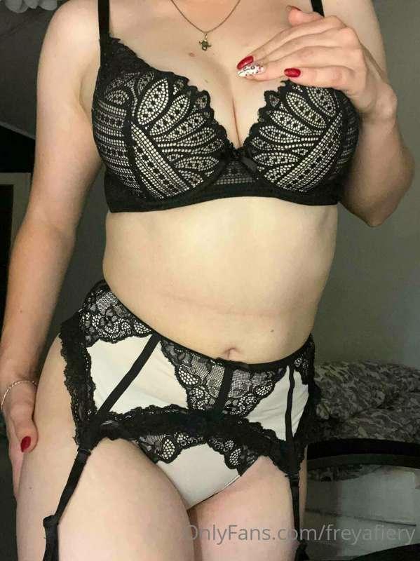 Hey! Welcome to my FREE page!❤️‍🔥
I seem modest and innocent..
