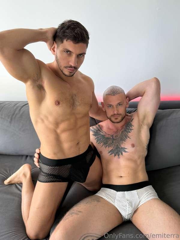 A preview of tonight's video 🤤