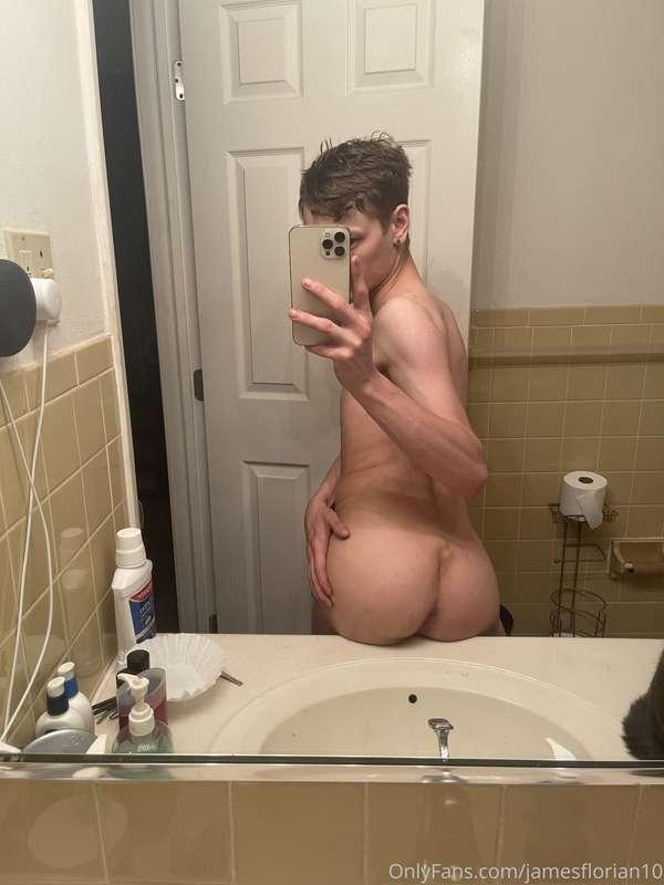Make requests to see what this booty does🥵🥵💦😈😈🥺