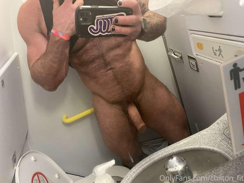 Always gotta take a selfie in the airplane