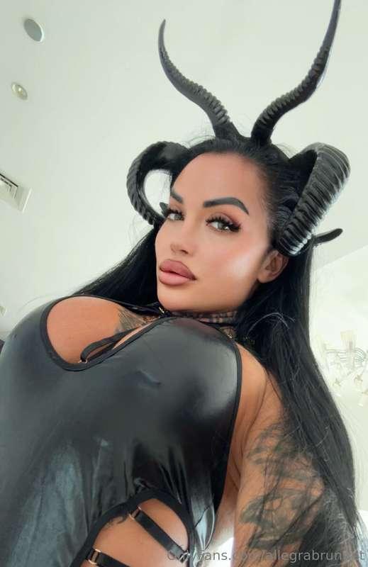 I’m not just bad… I’m hell bad 😏😈