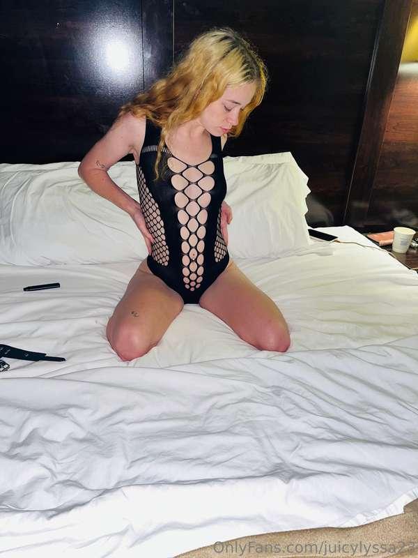 Hotel sex is the best, dm me or add my snap to buy the sex v..