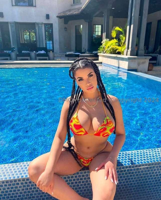 🛑 ﻿ＳＴＯＰ everything and meet 𝐌𝐈𝐂𝐇𝐀𝐄𝐋𝐀. ✨𝓢𝓱𝓮’𝓼 𝓷𝓸𝓽 𝓳𝓾𝓼𝓽 𝓰𝓸𝓻𝓰𝓮𝓸..