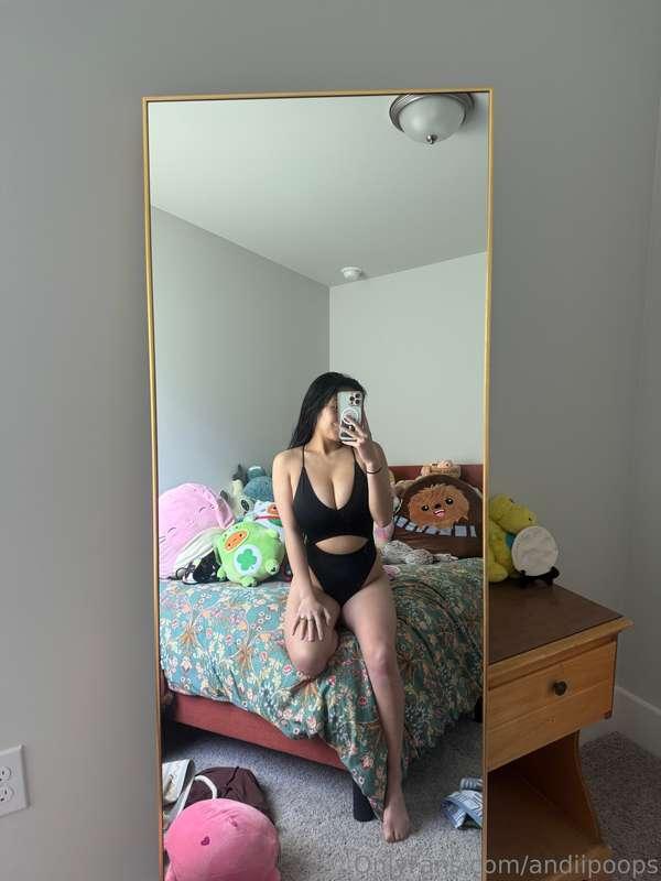 like my swimsuit? :) also don’t forget! I’ll be live on stre..