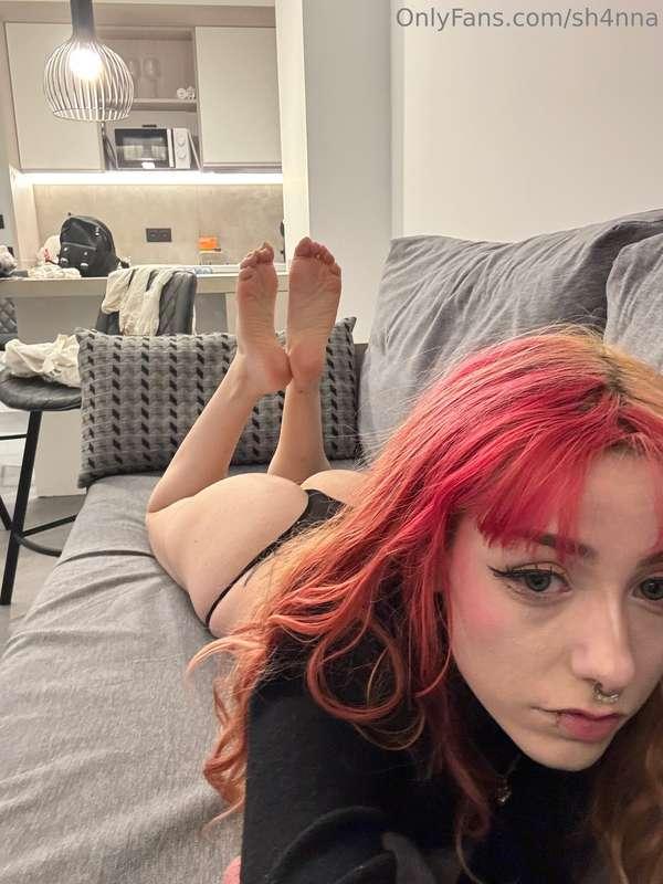 Ven al sofá conmigo 🤭💕