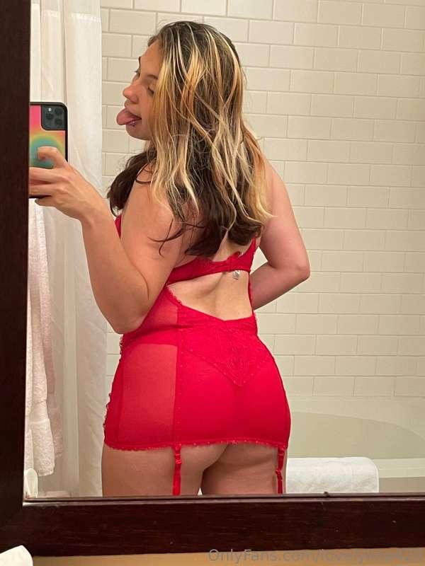 lovelylina420 image #0