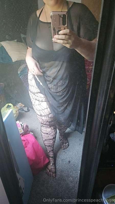 Got some new fishnets in 😇