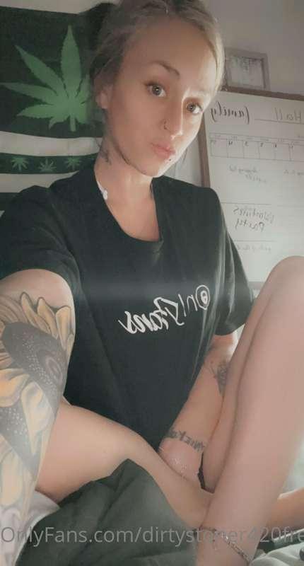 Come check out my xxx page😝 @dirtystoner420