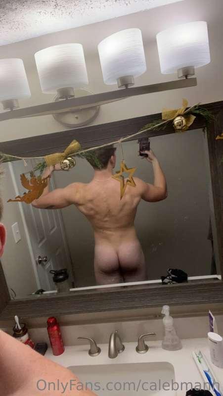 i love showing you my big thick ass 🍑