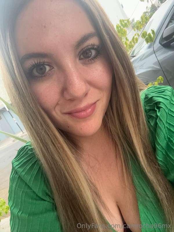 Hola papi...tambien puedo ser tu novia virtual !!!!!