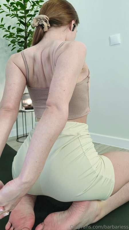 💗stretch💗sitting in one place too much is bad for your healt..