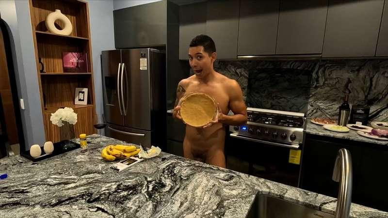 Trailer | Naked banana pie
