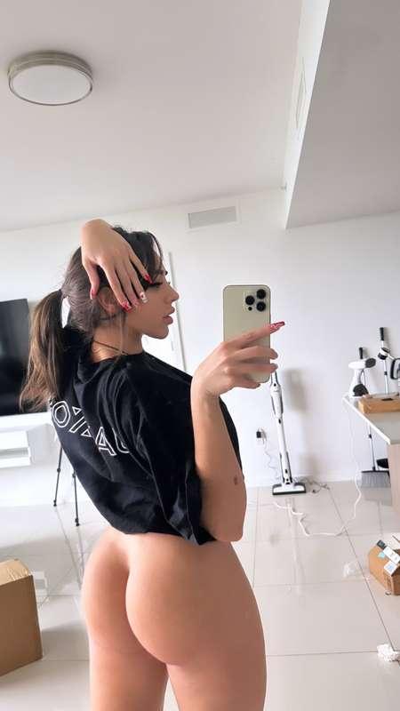 Who wants to help me clean?? Like if you love me!!