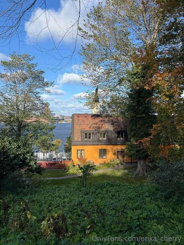 erika_cherry image #1