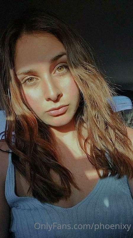 @sophiok 
✨ Ｙｏｕｒ ｖｉｒｔｕａｌ ｇｉｒｌｆｒｉｅｎｄ ✨

•Custom 
•Sexting
•Di..