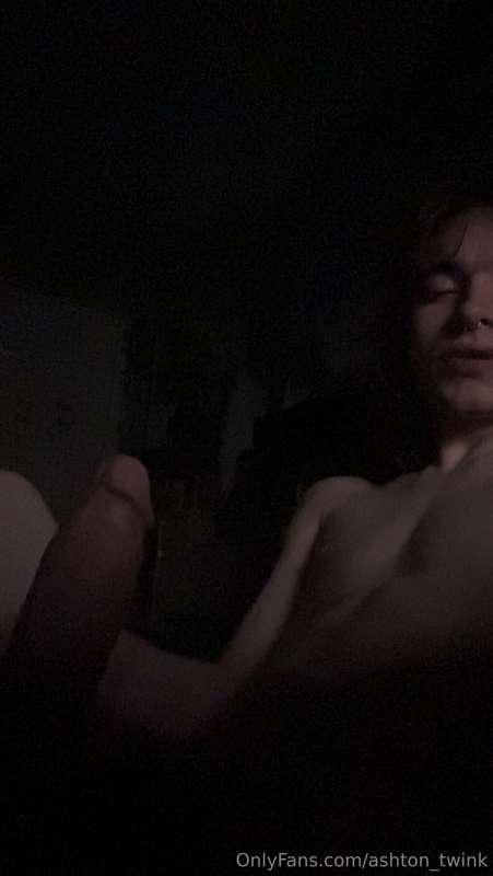 ashton_twink image #0