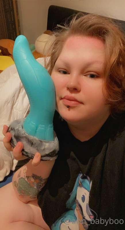 Finally i got my new toys and cumlube from Bad dragon! More ..