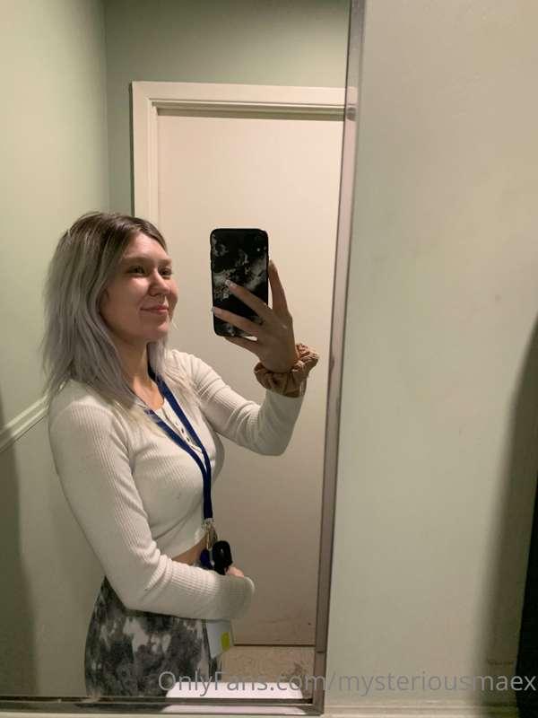 Enjoy this SFW work picture, I need my roots touched up & do..