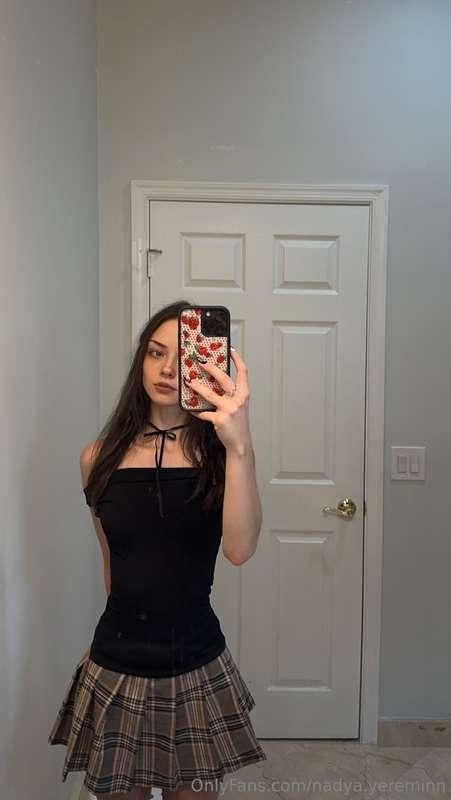 ready to go out in my classic black outfit 🖤🖤