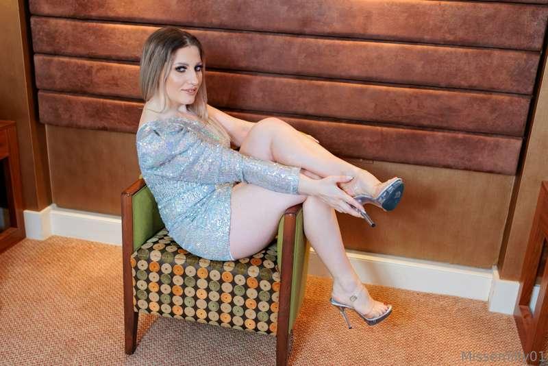 waiting for you in my Exclusive page @missemilly01 💋