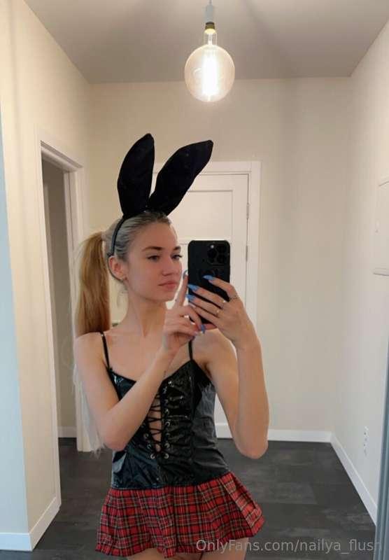 This hot thing @trixietwix 🔥 is waiting for you ❤️ She has a..