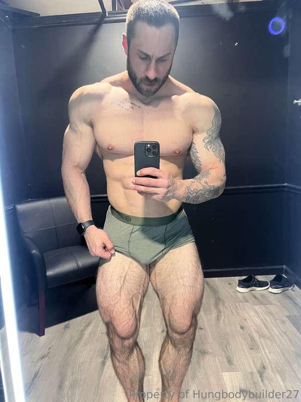 Leg Day pump 😈 got a few bodybuilding shows coming up, I’d s..