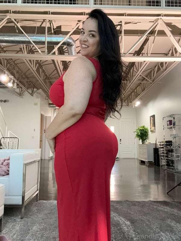 Lady in Red.🥰