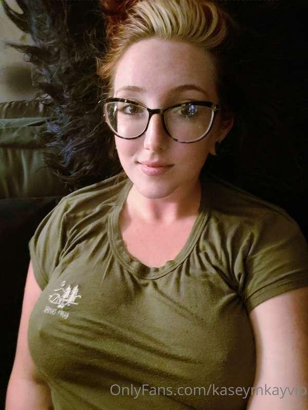 I used the tanning bed at the gym today... I regret it. 🦞