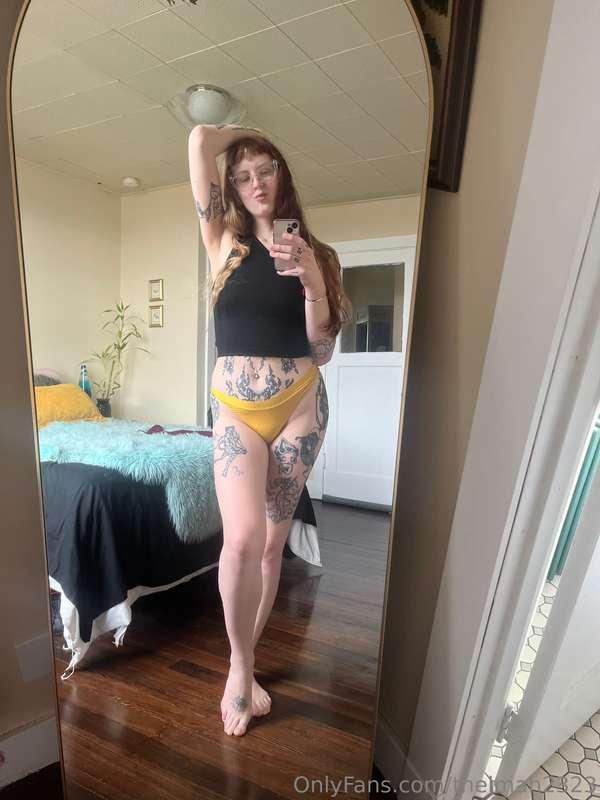 Not wearing pants today 😋