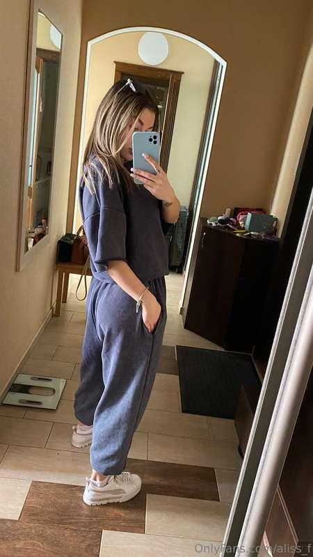 💃🎨 With every step, I exuded an aura of sophistication, a ma..