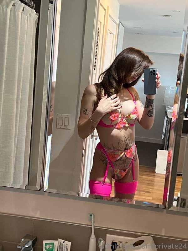 How does pink look on me? 😇