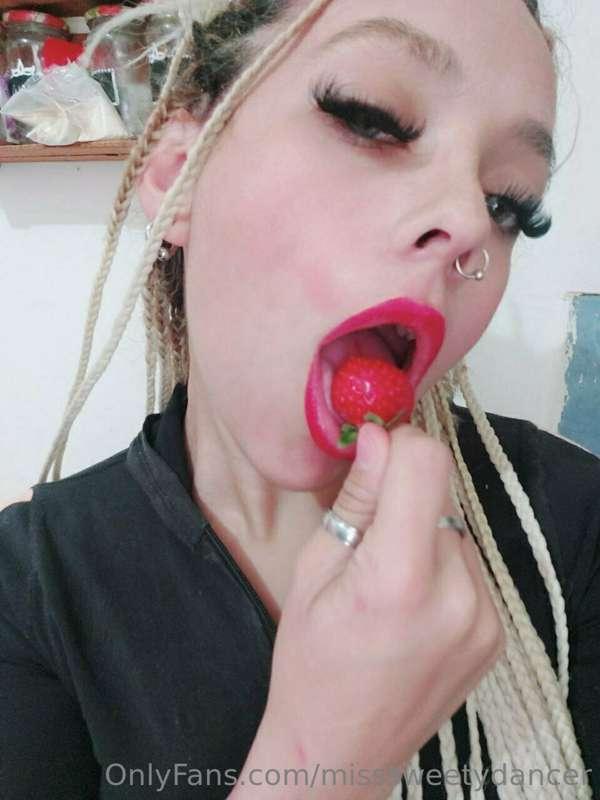 @alessa_bbyhot 🔥💋💋🔥

❤Customs 
🥵
🔥😍 Sexting 
🥰 Virtual GF 
🍌..