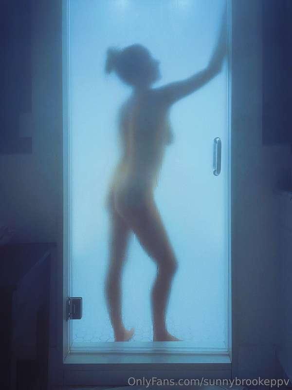 🥵 Steam shower photo set with 2 videos 🥵

This night was so ..