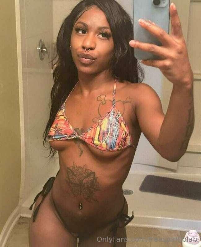 Have you followed this freaky girl yet? She @theheaddocter 😉..
