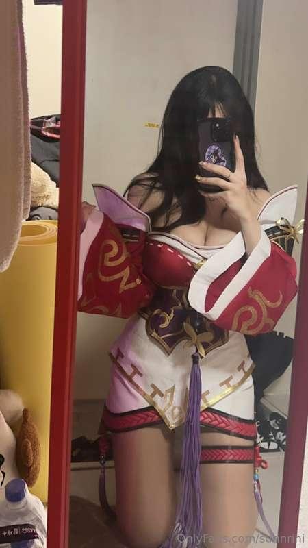 I keep having sneak peaks of new cosplays but lol i am excit..