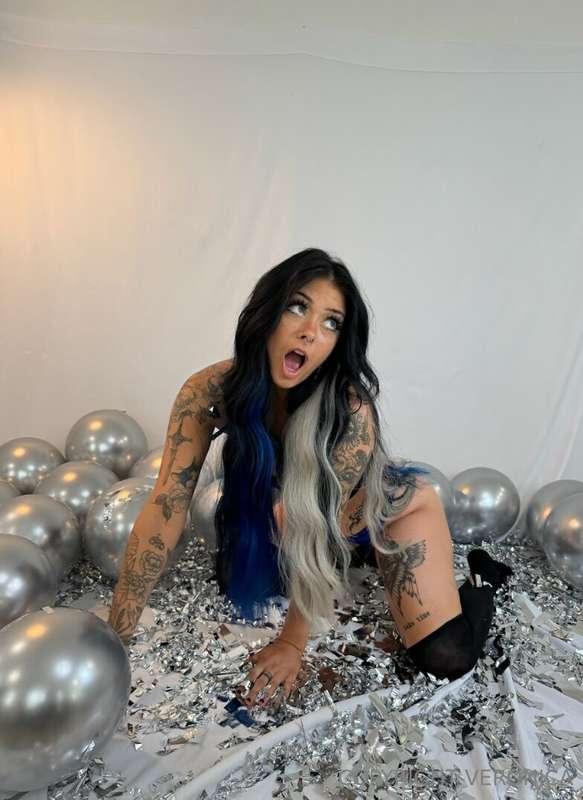caption this....... BEST CAPTION GETS A FREE BUNDLE!!!!!🤪