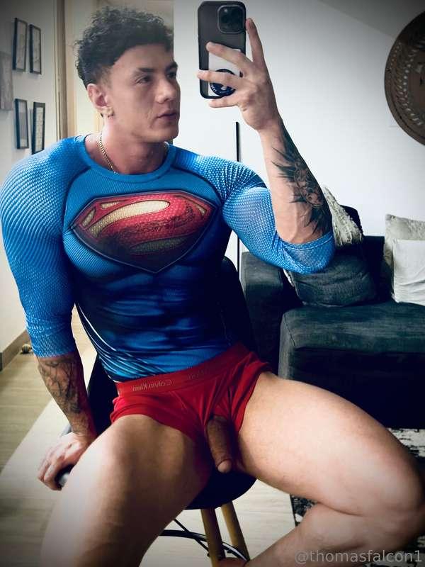 Your sexiest Superman is here!🦸💪🏻🔥