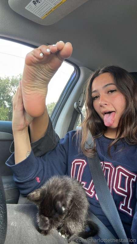 😋