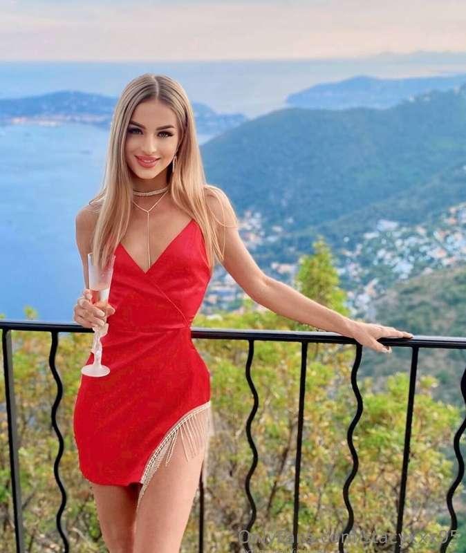 Subscribe for FREE @annahott11 💋
Your pink pussy queen @anna..