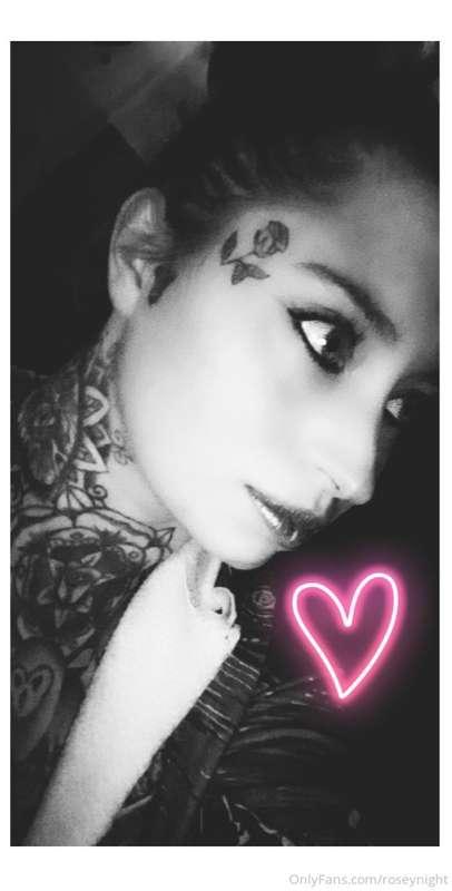 roseynight image #0