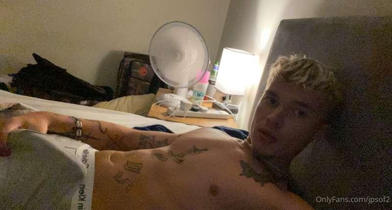 Hey baby how good are you with your hands? 🤤🤤