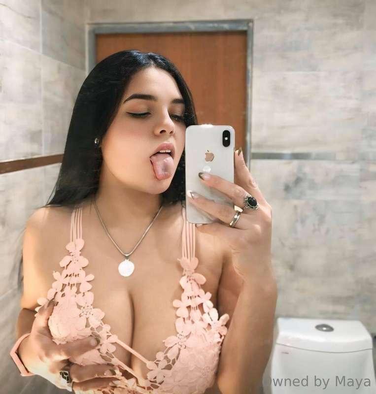 🔥 @littlemissangieeee 🔥 Her wet pussy 😈 is waiting for your ..