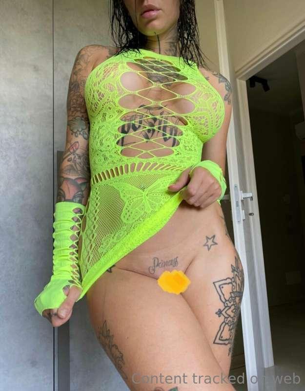 Vieni in chat a scrivermi qual é il tuo fetish preferito 👅