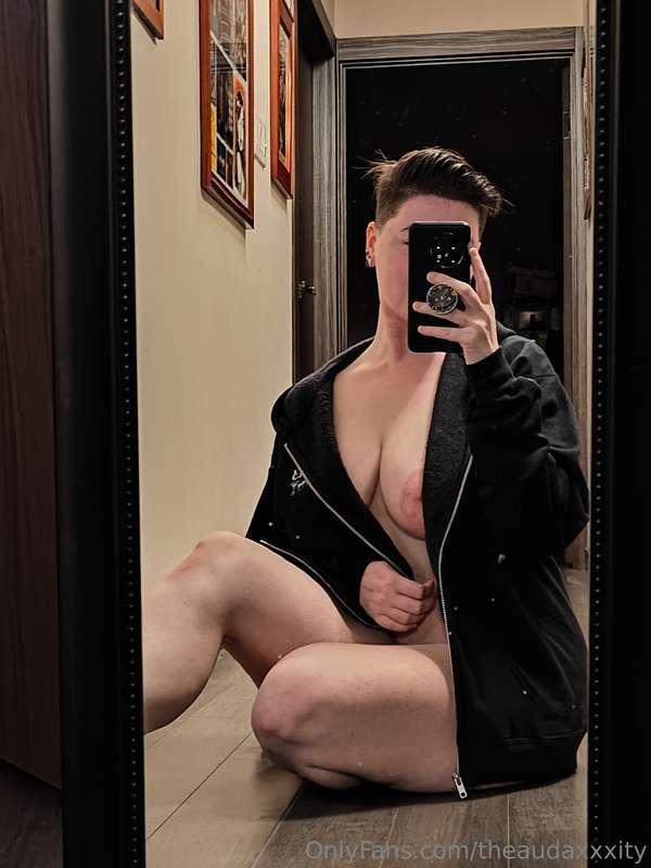 Got a package in the mail yesterday while I was at work! 🥰 M..