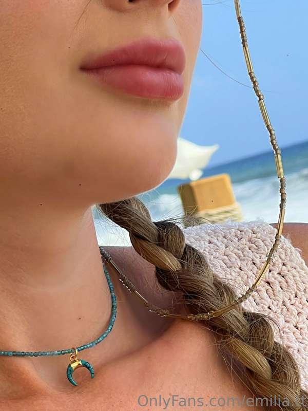 it's always about the details...like my lipstick marks on 💋y..