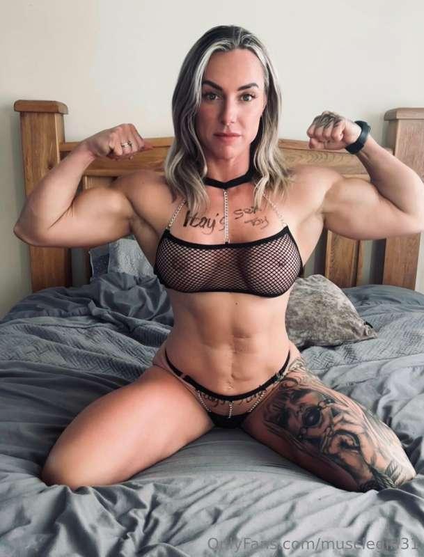 Want to brand me as your sex toy? Drop in my Dms for a naugh..