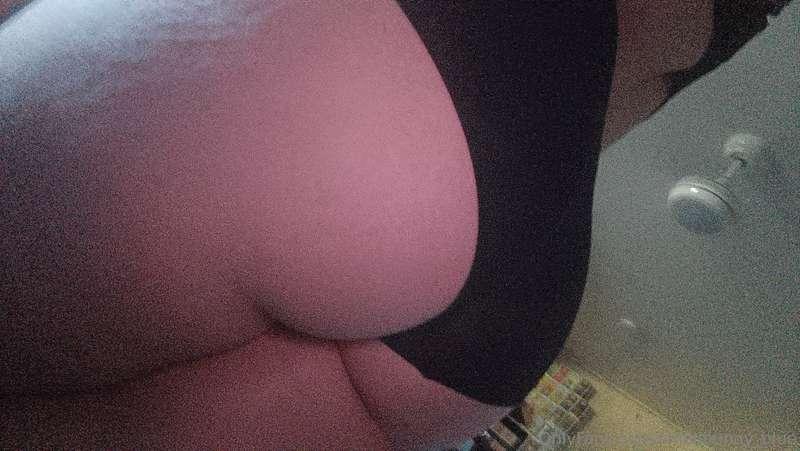 These lovely tight pants😍 ~ 
Does the cutie like them ? ~